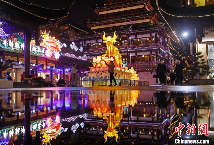 年の瀬ムード高まる上?！≡@が舊正月の飾り付けで華やかに