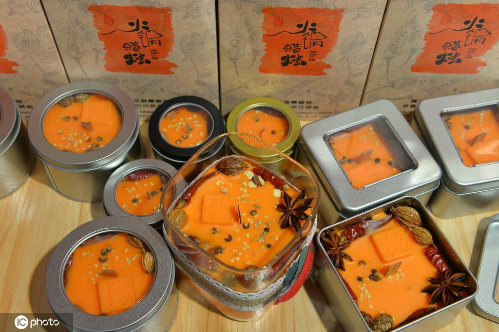 火鍋スープの香りを楽しめるアロマキャンドル（寫真著作権は東方ICが所有のため転載禁止）。