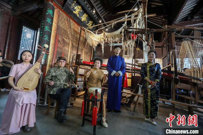 第8回南京民俗文化フェスティバルの様子（撮影?丁亮）。