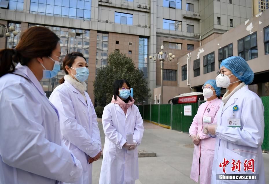 石家荘市で新型コロナから回復した第一陣の患者が回復期の血漿成分獻血　河北省