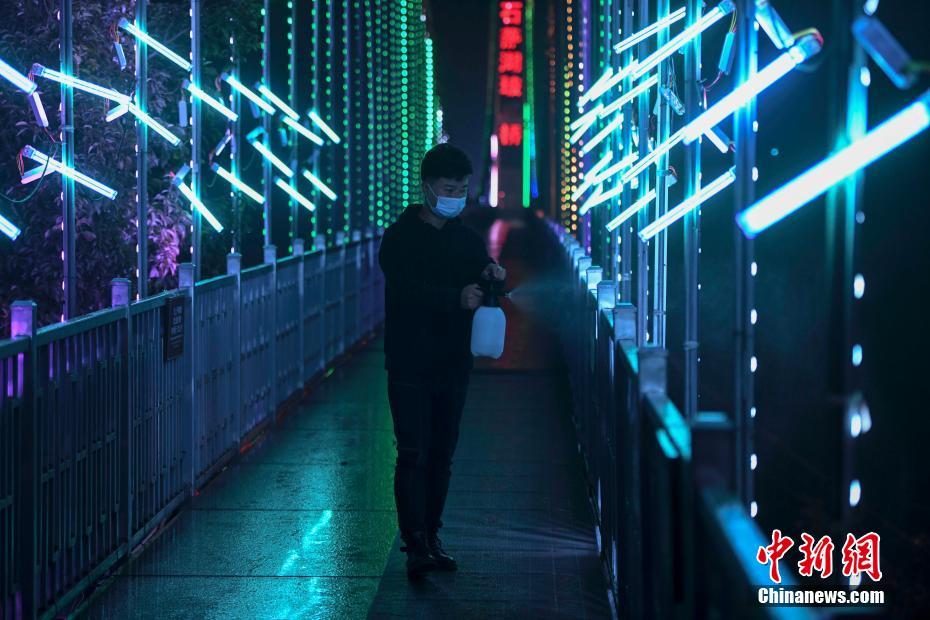 春節(jié)の感染対策に湖南省長(zhǎng)沙石燕湖景勝地が殺菌用の紫外線ランプを設(shè)置