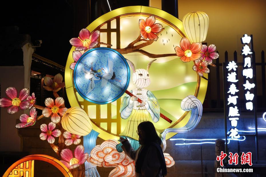 江蘇省南京市?秦淮河沿いで新春を彩るイルミネーション