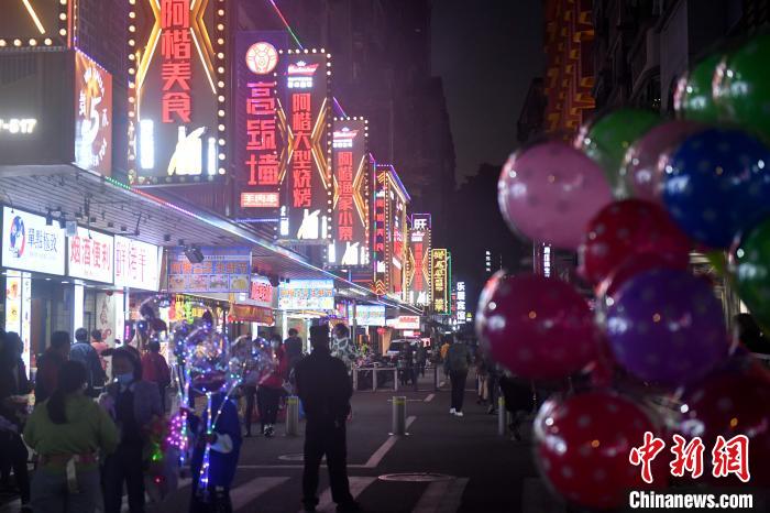 春節(jié)連休中、盛り上がり見せたナイトタイムエコノミー　福建省福州