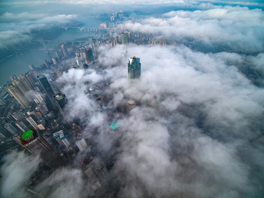 重慶を覆う雲(yún)と霧が獨(dú)特な趣を演出