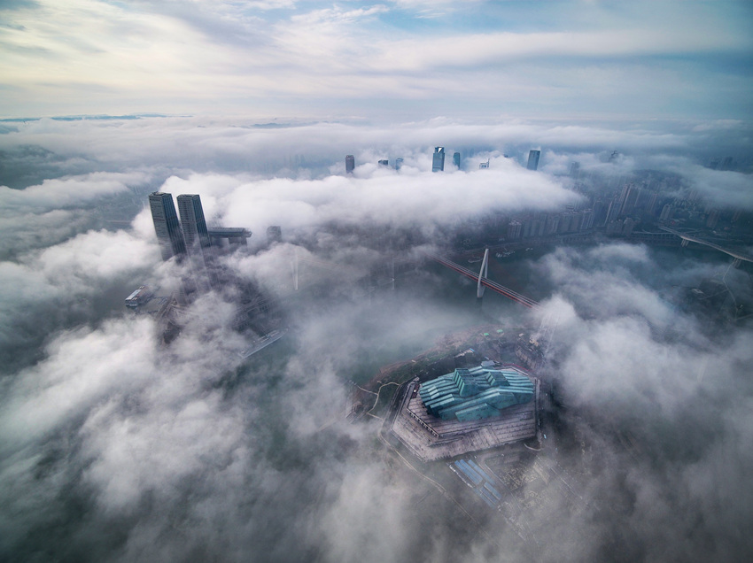 重慶を覆う雲(yún)と霧が獨(dú)特な趣を演出