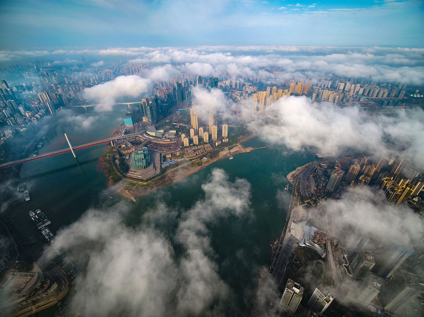 重慶を覆う雲(yún)と霧が獨特な趣を演出