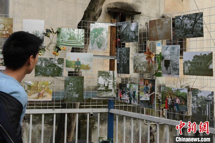 ネット人気スポットに姿を変えた古いコミュニテ?！≈貞c