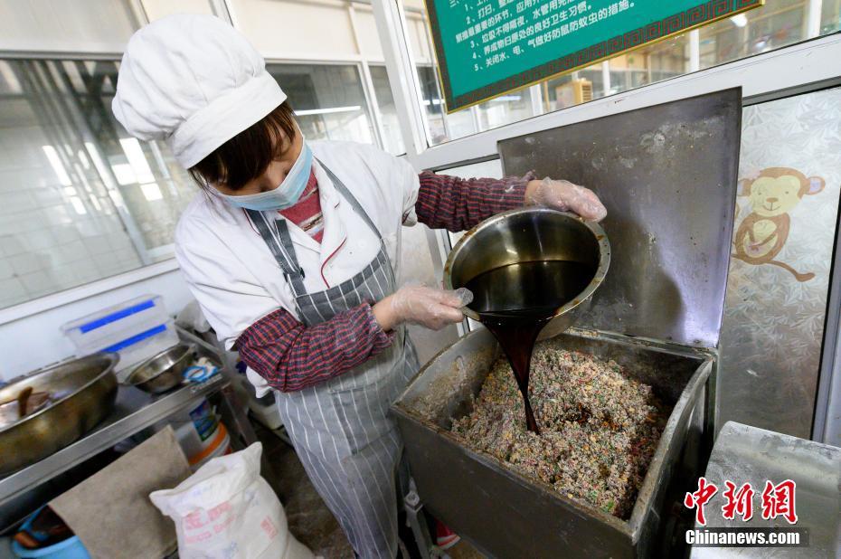 もうすぐ元宵節(jié)！山西省ならではの元宵団子が人気に！