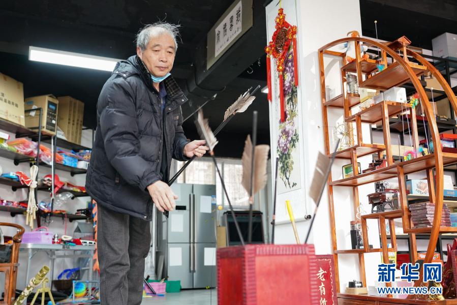 高齢者でも楽しめる玩具を取りそろえた憩いの店　北京