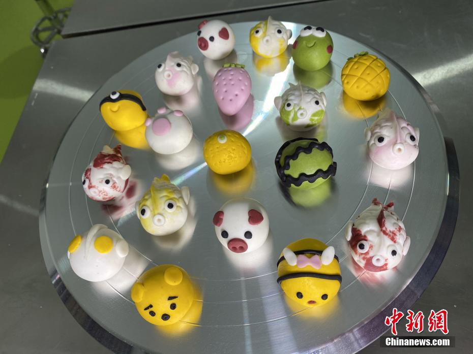 今日は元宵節(jié)！伝統(tǒng)の湯圓をユニークなデザインに　山東省青島
