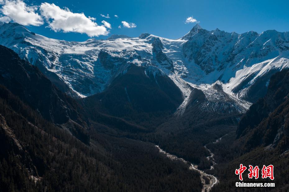 「氷河の里」と言われるチベット波密の美しい風(fēng)景