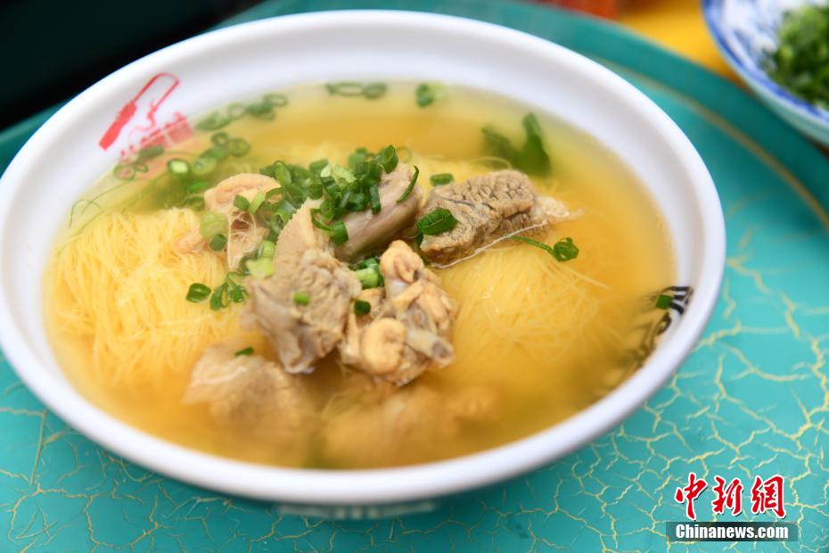 針にも通せる細(xì)麺！四川省無形文化遺産の「大刀金絲麺」