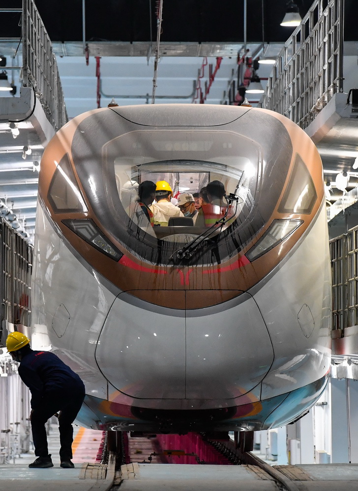 時(shí)速160キロの地下鉄の慣らし運(yùn)転スタート　広東省広州