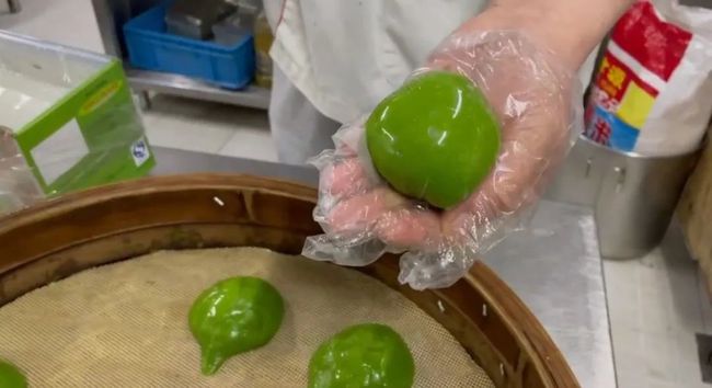 南京路の老舗が「佛跳牆」餡の青団を発売、たちまち完売　上海
