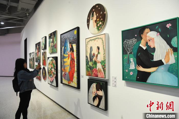 沒(méi)入體験型アート展が人気に　重慶