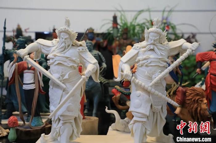 無(wú)形文化遺産をより多く伝承することに精力注ぐしん粉細(xì)工伝承人　河南省