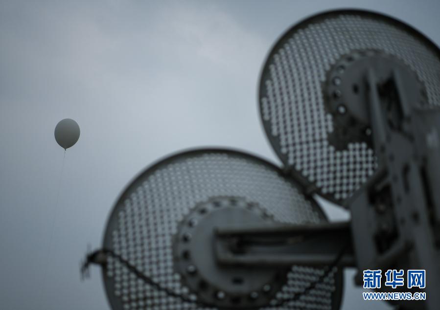 観測(cè)気球、3萬(wàn)メートルの上空で気象観測(cè)