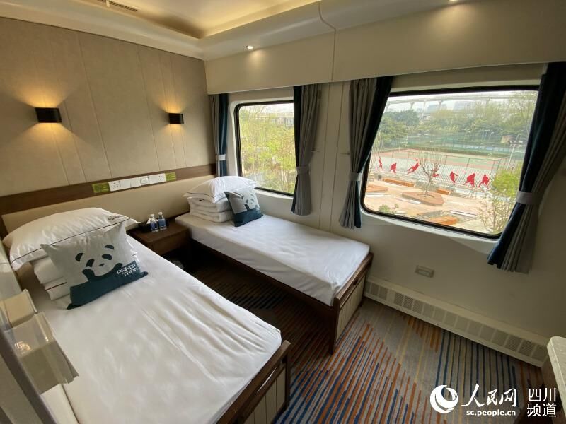 まるで「移動(dòng)するスターランクホテル」？全國(guó)初の「パンダ特別列車」が四川省に登場(chǎng)