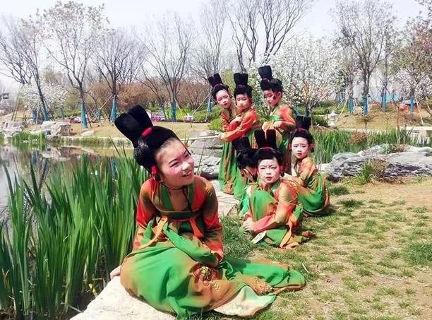 キッズ版「唐代官女」現(xiàn)る！　河南省洛陽(yáng)