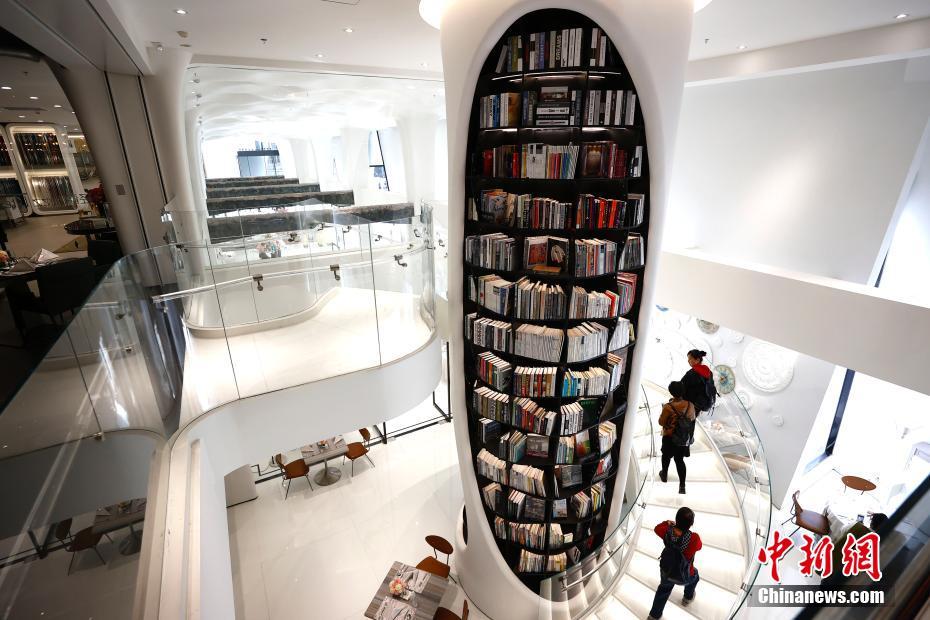 かつてのパソコンショップが新小売アート空間に変身、ネットで人気に　北京