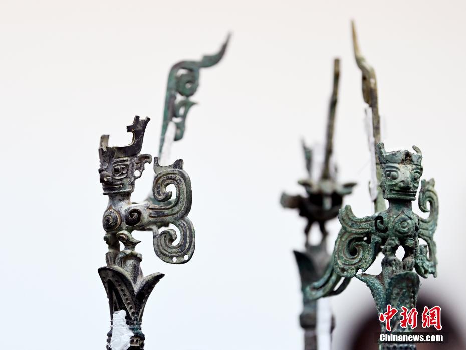 三號(hào)青銅神樹(shù)の最上部（撮影?安源）。