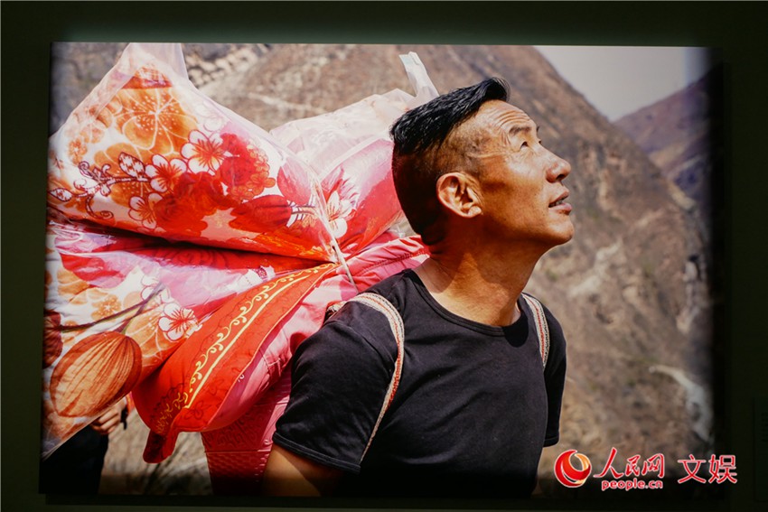 貧困脫卻の快挙を伝える寫真展が國(guó)家博物館で開幕