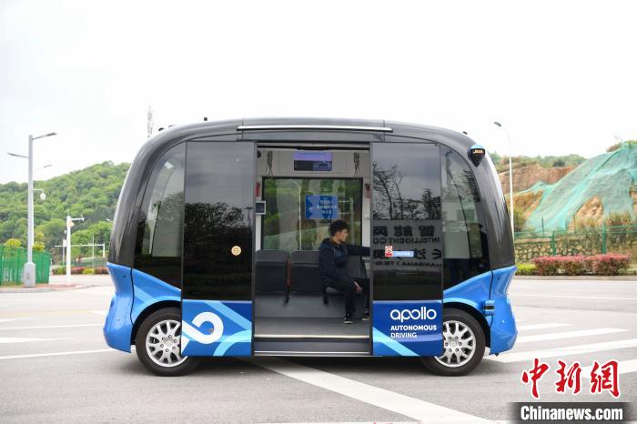 量産型L4級(jí)自動(dòng)運(yùn)転バスが長(zhǎng)沙に登場(chǎng)　湖南省