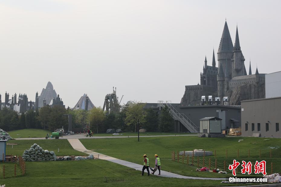 建設工事が大詰めの段階に入っているユニバーサル?スタジオ?北京（撮影?楊可佳）。