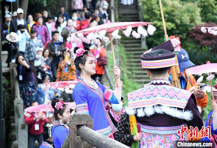 観光客を魅了する特色溢れる民族風(fēng)情　広西