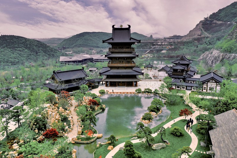 美しい伝統(tǒng)的な庭園に生まれ変わったかつての鉱坑　江蘇省南京市