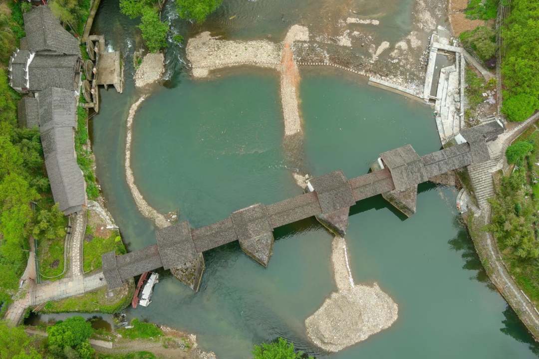 江西　800年の歴史ある彩虹橋の修復(fù)が完了