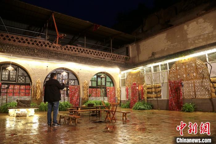 延安の窰洞ホテルを訪ねて　陝西省