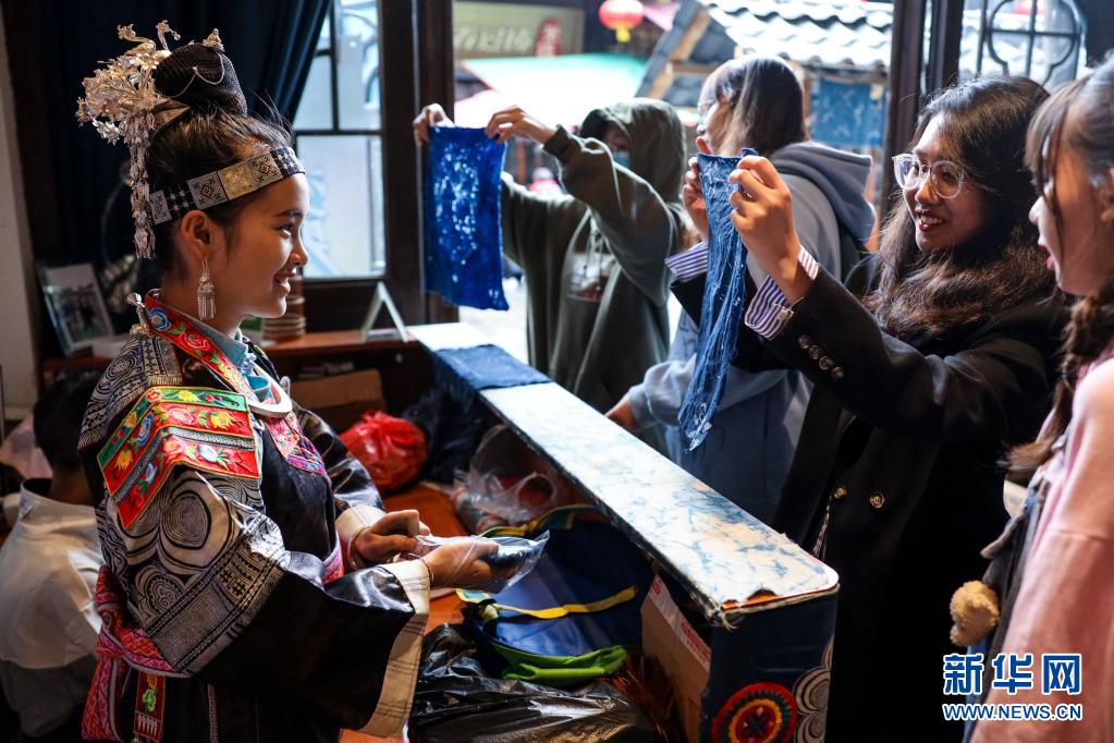 無形文化遺産?ろうけつ染めの伝承人の「夢」　