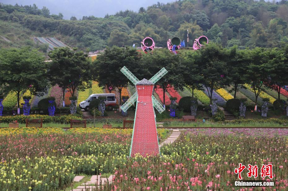 訪(fǎng)れる人を魅了する、重慶奇彩夢(mèng)園の春景色（撮影?馬佳欣）。