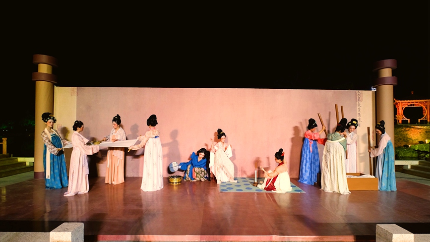 唐代の名畫「搗練図」に描かれている情景を洛陽(yáng)市で再現(xiàn)