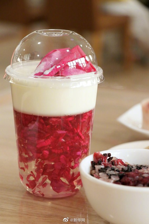 羨ましい??？雲(yún)南大學(xué)の學(xué)食でバラを使った特別メニュー次々登場(chǎng)