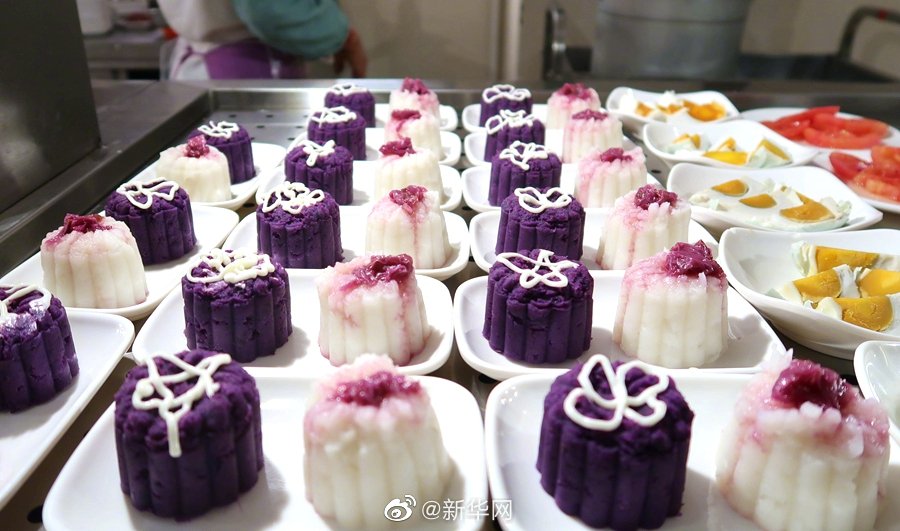 羨ましい?。侩吥洗髮Wの學食でバラを使った特別メニュー次々登場