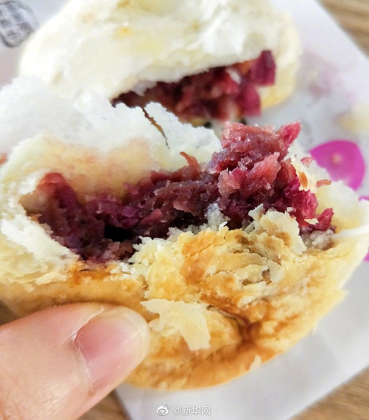 羨ましい?。侩?yún)南大學(xué)の學(xué)食でバラを使った特別メニュー次々登場