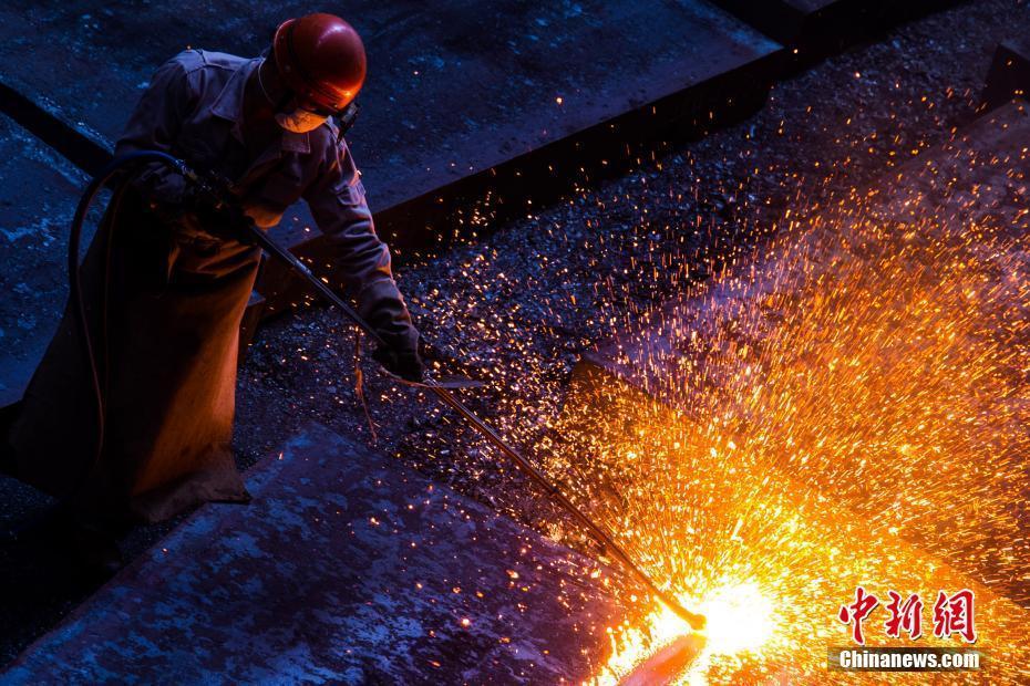 働く労働者の最も美しい一瞬を記録