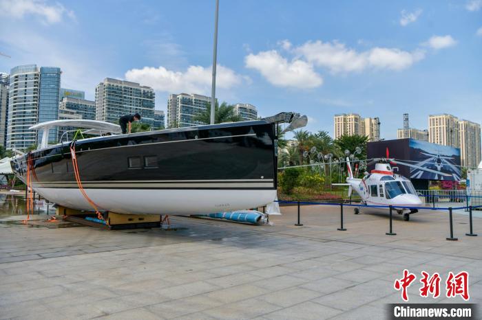 第1回國際消費財博覧會、展示作業(yè)完了