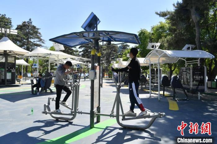 屋外「スマート?トレーニングジム」が登場　吉林省長春