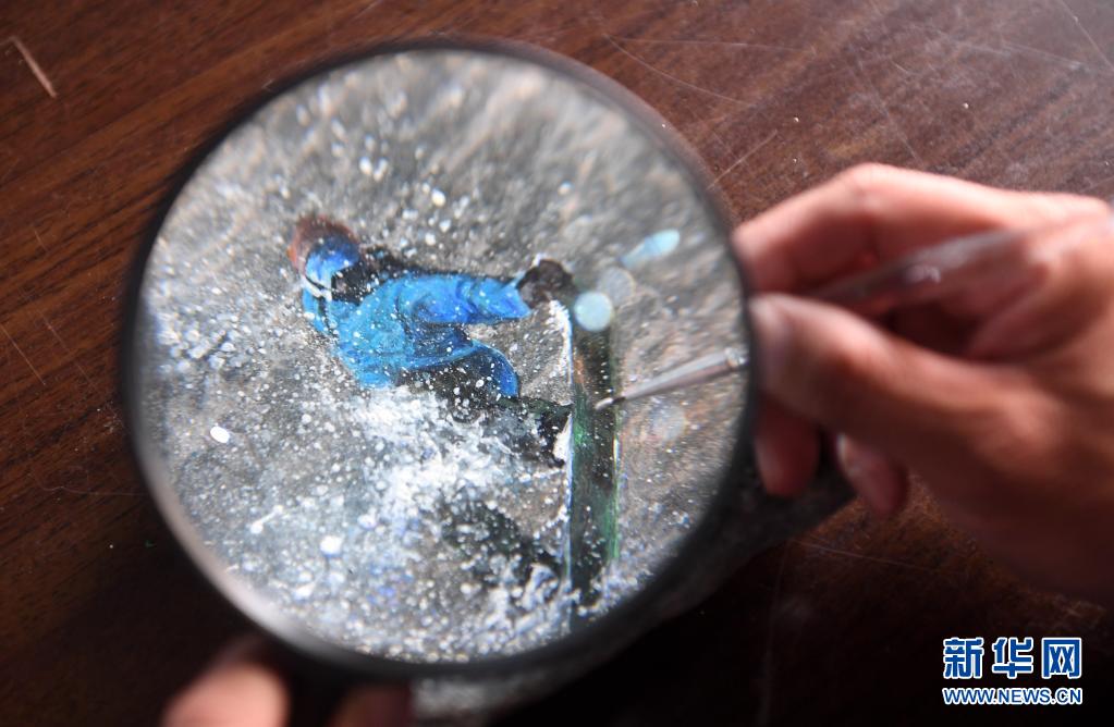 石に描く冬季五輪！ウインタースポーツの魅力を表現(xiàn)　河北省張家口