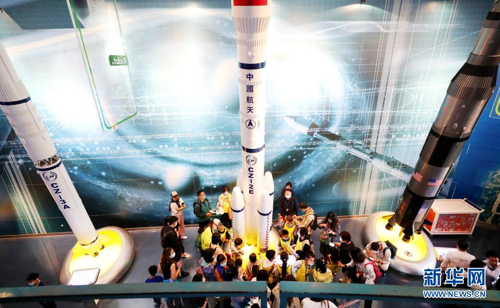 上?？萍拣^で不思議な科學(xué)技術(shù)の世界を體験