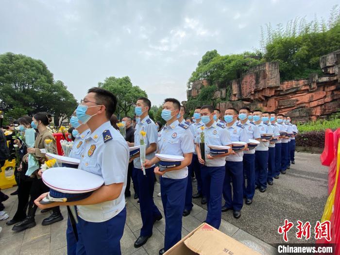 袁隆平院士の告別式に市民が參列　最後の別れ　湖南省長沙