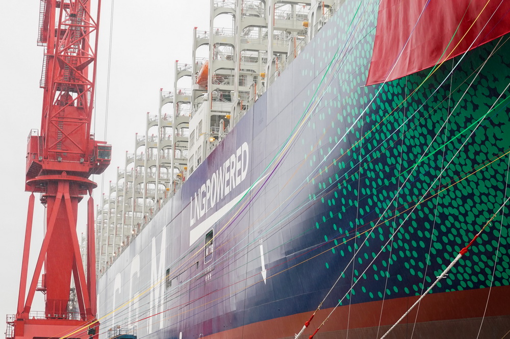 中國(guó)建造のエコ型メガコンテナ船引き渡しへ　上海