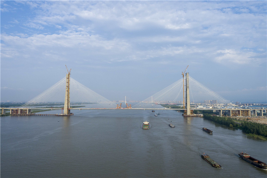 中國初の交差ケーブル斜張橋、鯿魚洲長江大橋のメインスパンが閉合