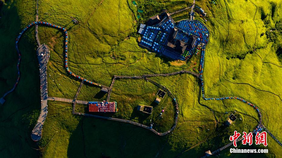 上空から眺めた江西省武功山の絶景