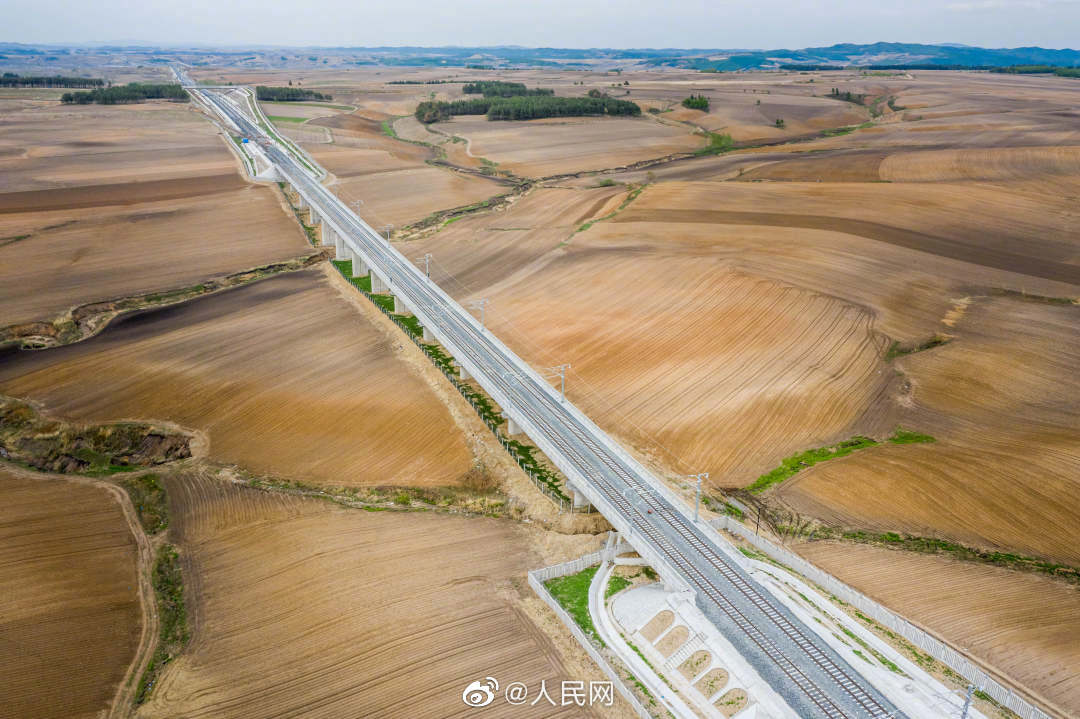 中國(guó)最東端に建設(shè)中の高緯度?極寒地高速鉄道の総合試運(yùn)転とテスト始まる