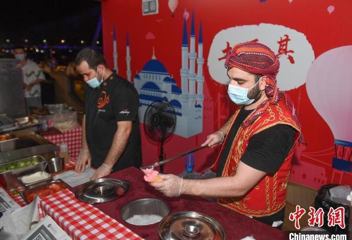 中東歐のグルメが浙江省寧波市に集結(jié)！異國の味楽しむ人々