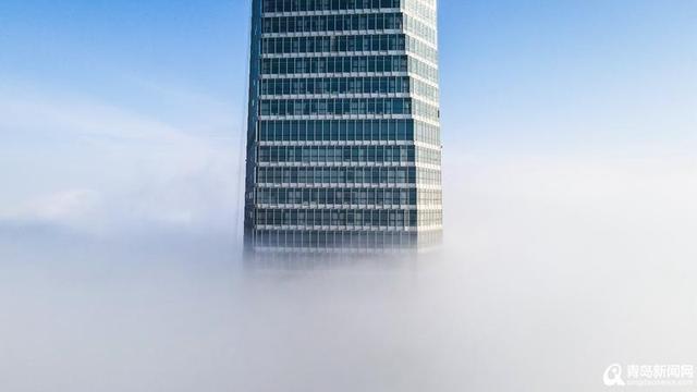 上空から見(jiàn)た青島で一番高いビル?海天センター。